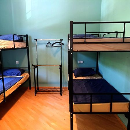 J Square Hostel Тбилиси Экстерьер фото