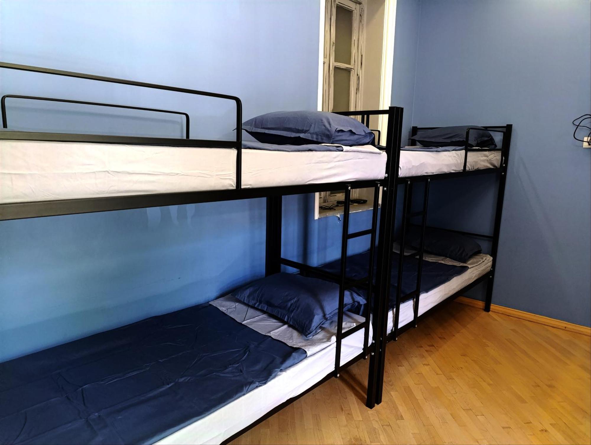 J Square Hostel Тбилиси Экстерьер фото