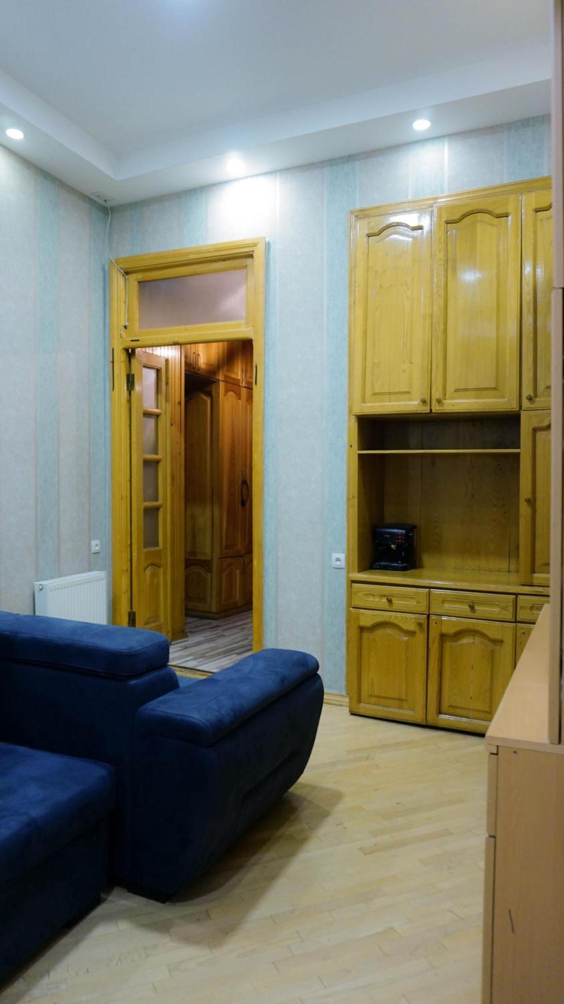 J Square Hostel Тбилиси Экстерьер фото